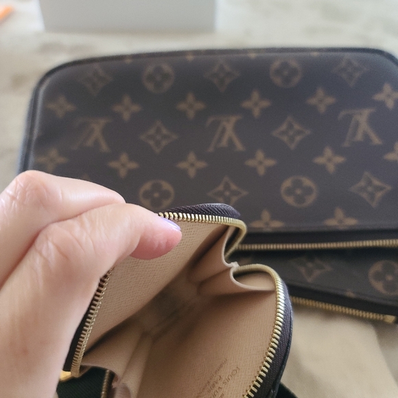 Authentic used Louis Vuitton multi pochettes - Picture 5 of 6